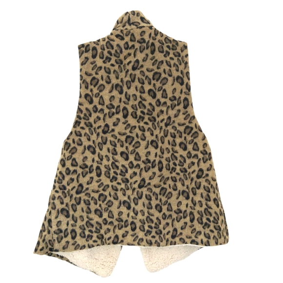 A Odiva Leopard Print Sherpa Lined Vest Cardigan - Picture 2 of 7
